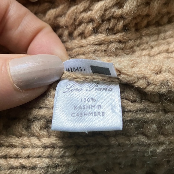 LORO PIANA 100% CASHMERE SWEATER - Picture 3 of 15